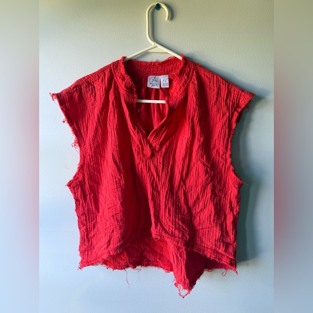 Red Sleeveless Women's Top Size XL